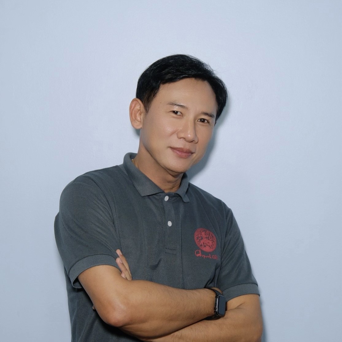 นายนฤพล หงษ์เจริญ